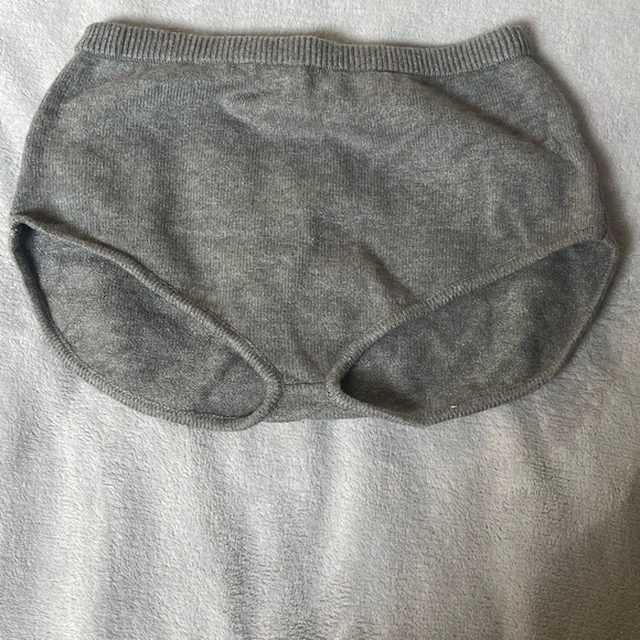 Edikted Gray Knit Micro Shorts - Picture 4 of 7
